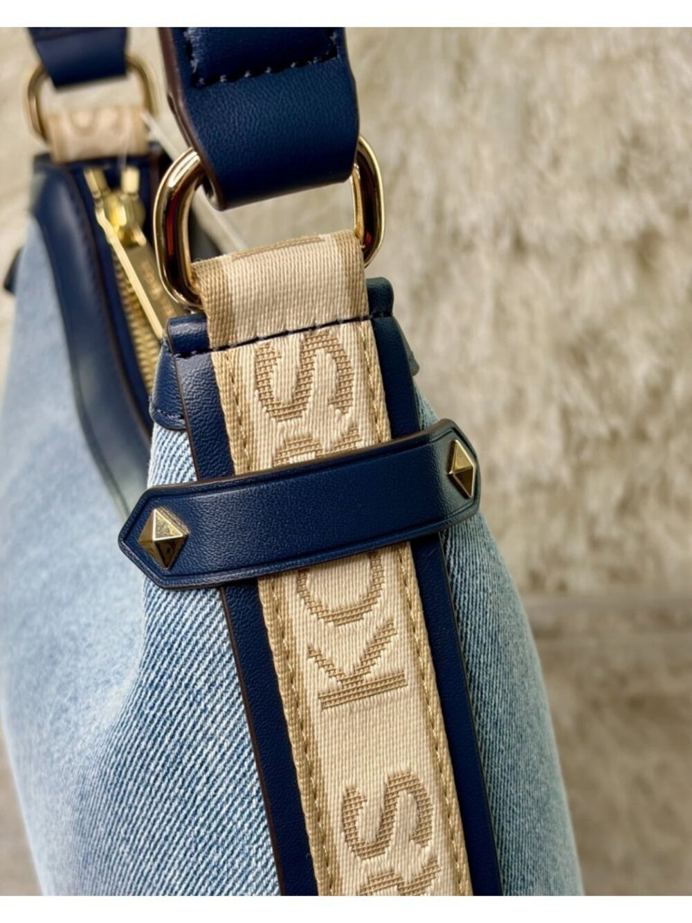 Michael Kors Maeve MD Pouchette in Demin & Leather (Brand New) - Picture 4 of 7